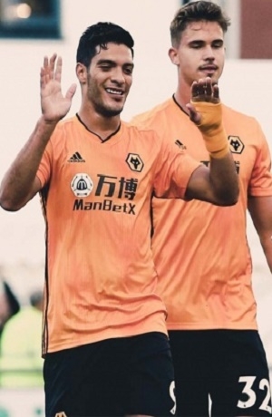 Raúl Jiménez anotó doblete en victoria del Wolverhampton