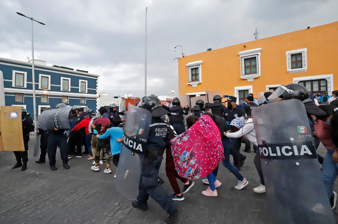 CNDH emite recomendación a favor de normalistas de Teteles; no hubo violación de derechos, responde gobernador