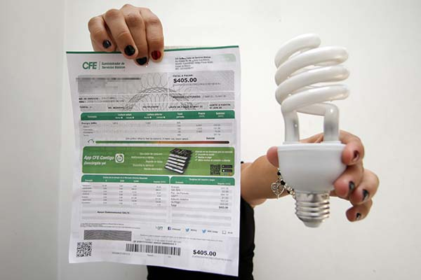 Poblanos adeudan 109 millones de pesos a la CFE; son 93 mil 207 morosos
