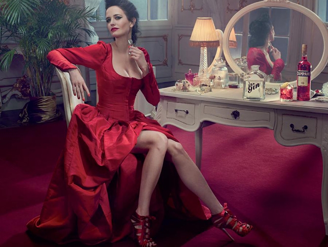 FOTOS: Eva Green, la sexy modelo del calendario Campari 2015