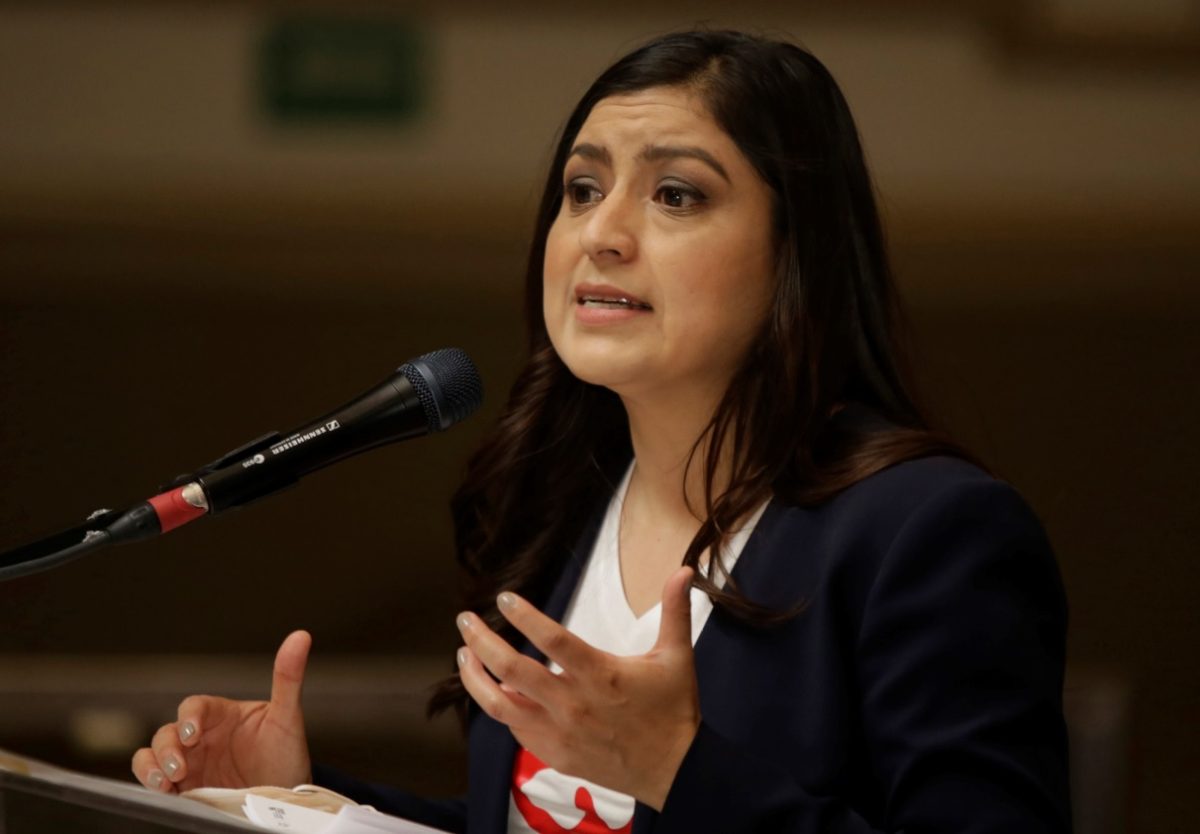 Claudia Rivera no irá a comparecer ante diputados, responderá por escrito