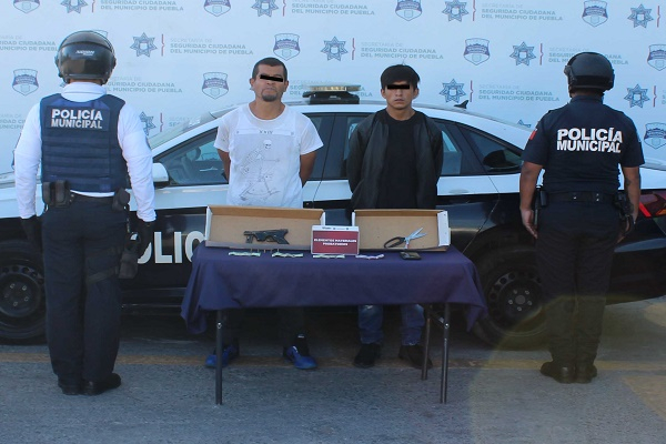 Pareja que asaltaba a choferes repartidores fue capturada en Puebla