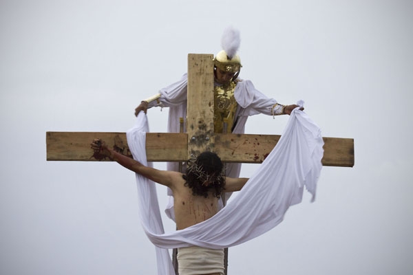 Cumplen con el Vía Crucis en Pueblo Nuevo, Coxcatlán y Atlixco