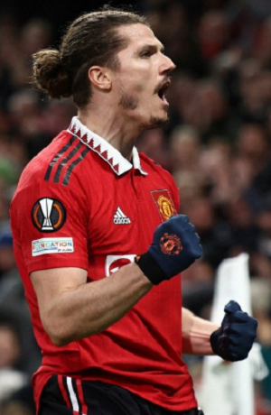 Manchester United se deja alcanzar por Sevilla en empate a dos en la Europa League