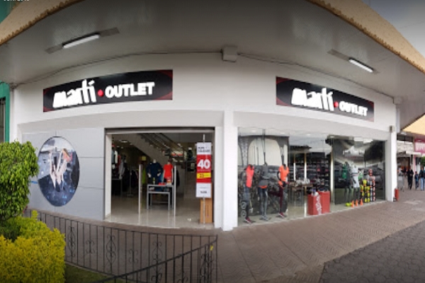 Dan cristalazo a tienda Martí de Plaza San Pedro