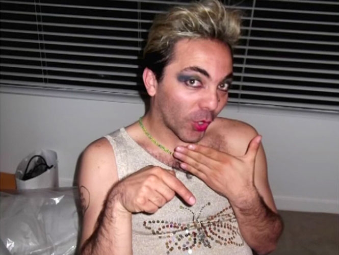 Cristian Castro aclara: “No soy gay, acuérdense soy darks”