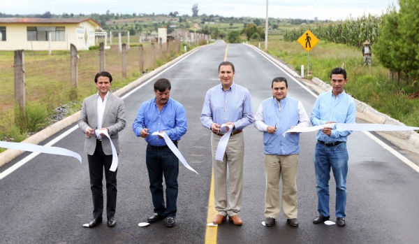 RMV inaugura obras en Ahuazotepec