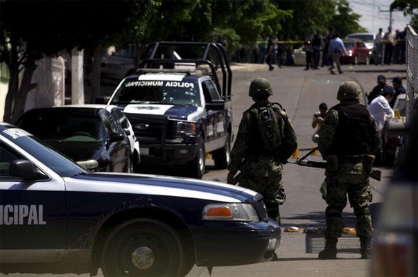 Balacera entre sicarios y marinos deja ocho muertos en Sinaloa