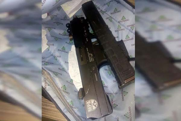 Detienen al alumno que llevaba una subametralladora en su mochila en NL
