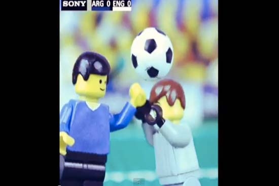VIDEO: Lego recrea “La mano de Dios” de Maradona