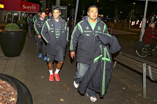 Carlos Vela se integró al Tri en Holanda