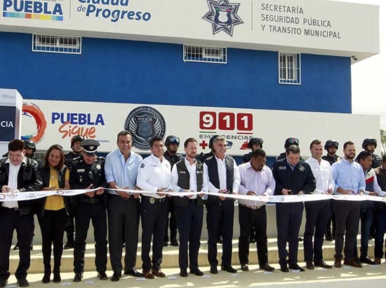 Tony Gali y Luis Banck ponen en operación siete subcomandancias de policía en juntas auxiliares
