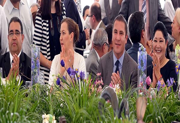 Moreno Valle asiste a aniversarios de la HR y noticiero “Buenos Días”