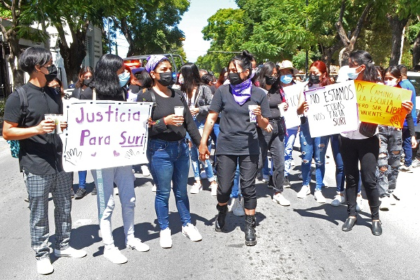 Comunidad estudiantil de Tehuacán exige justicia por el asesinato de Suri Saday