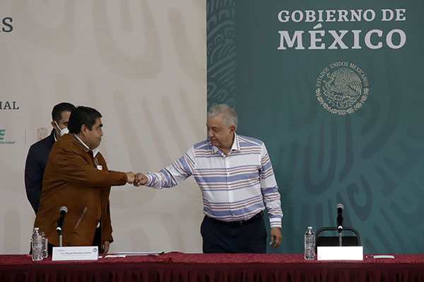 AMLO reconoce a Barbosa por despliegue humanitario a damnificados por “Grace”