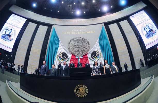 Diputados avalan que gobierno absorva pasivos de Pemex y CFE