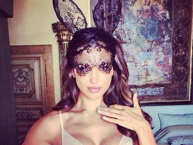 Irina Shayk es una sexy “conejita”