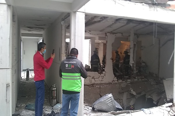 Explota departamento en edificio de Coyocán CDMX; un muerto y 21 heridos