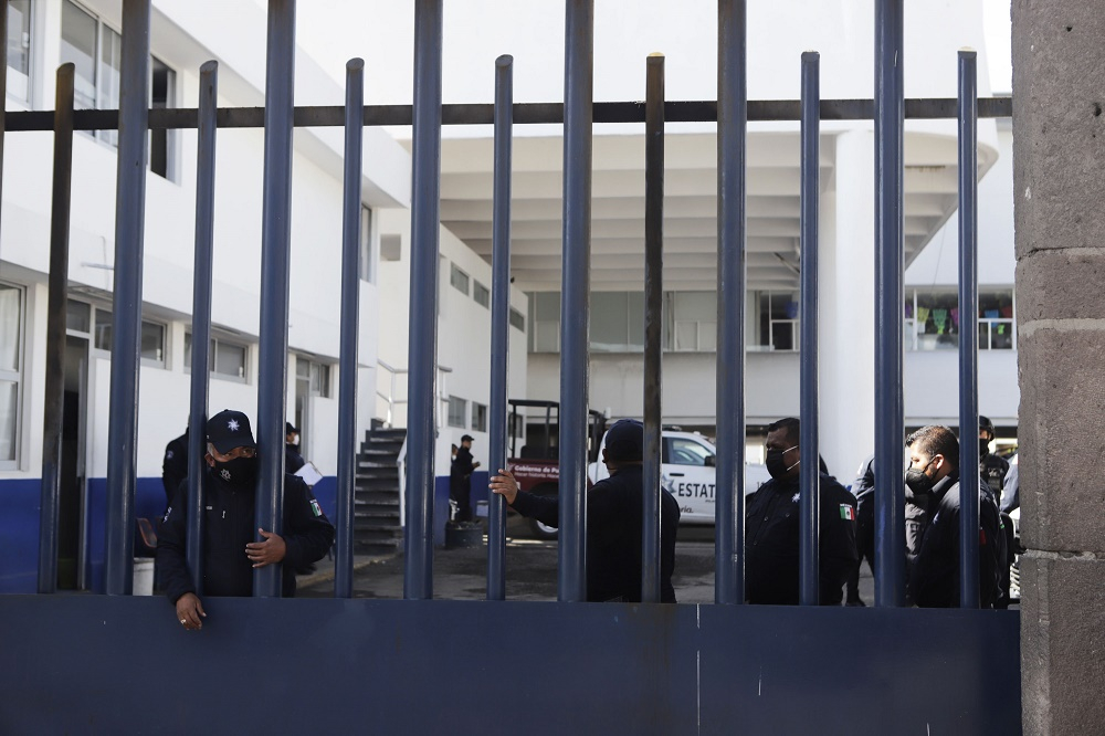 SSP Puebla suspende a 12 policías por conductas graves