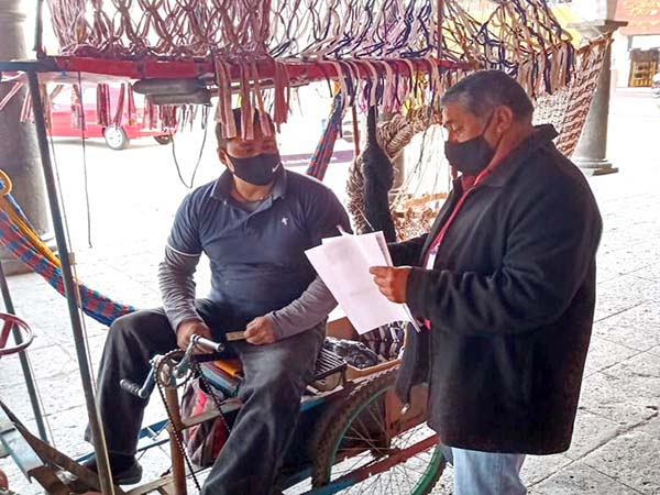 Gobierno de San Pedro Cholula entrega apoyos a migrantes deportados