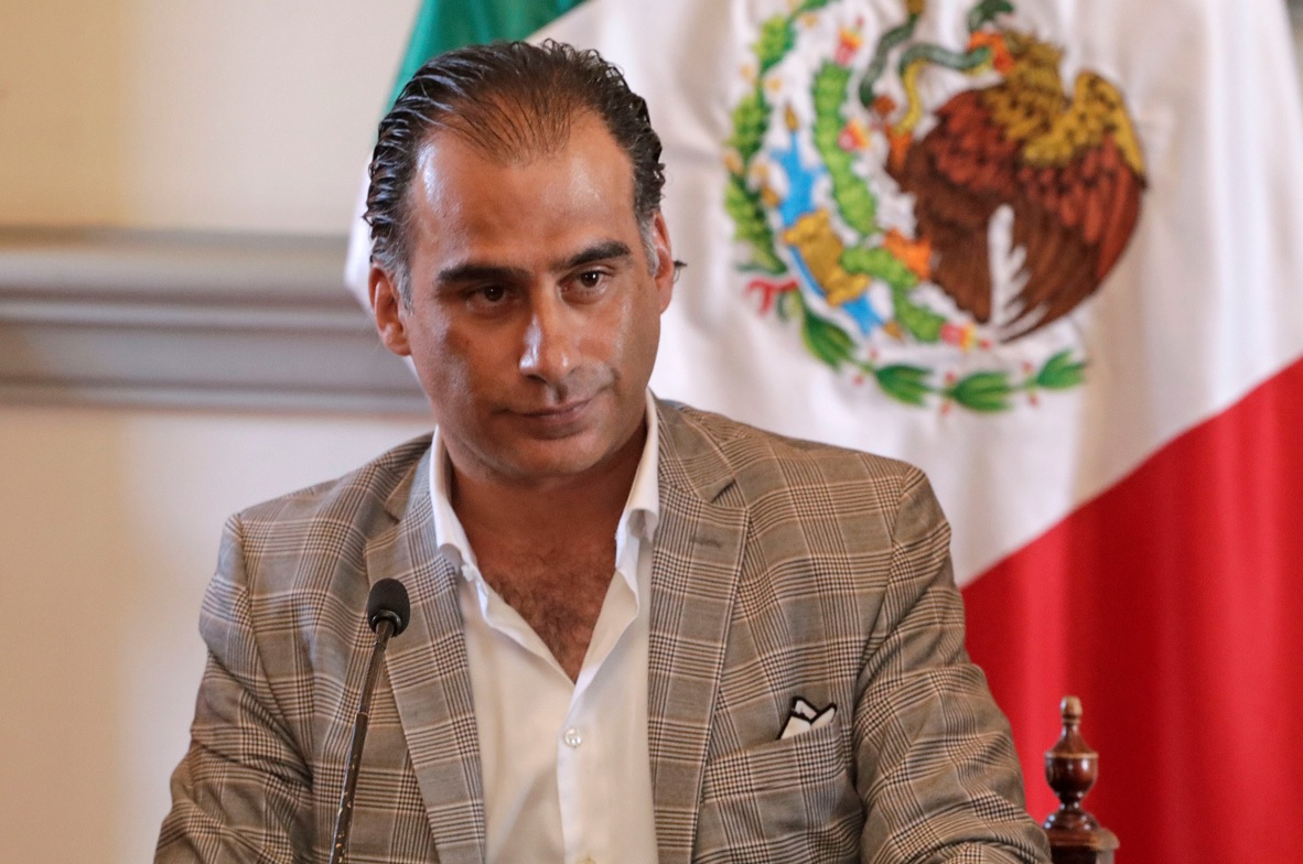 Chaín sale del ayuntamiento tras acusación de violencia de género
