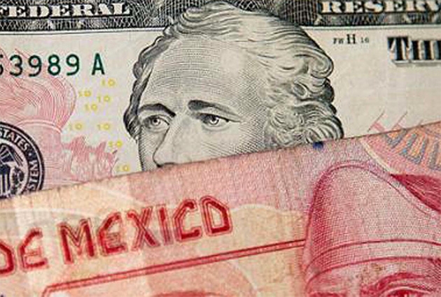 Banxico extienda subasta de dólares por nueva caída del peso