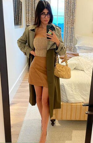 Mia Khalifa presume figura con outfit para sus seguidores
