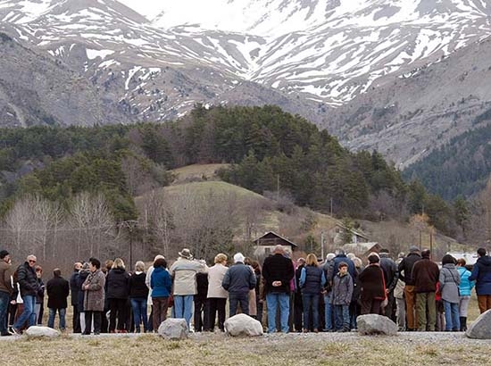 Obtienen el ADN de al menos 80 víctimas del avionazo en Francia