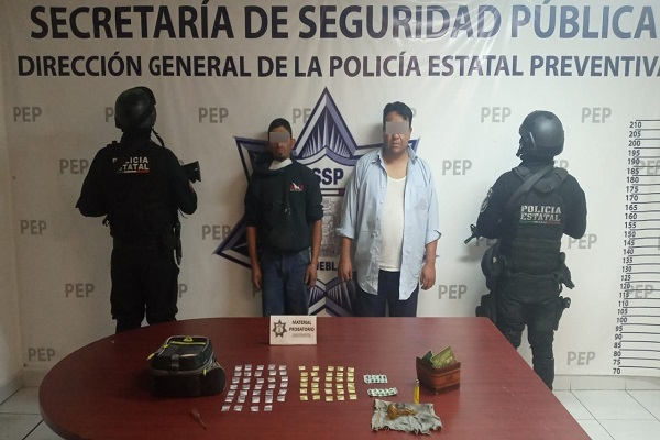 Pareja de narcomenudistas es detenida en Amozoc