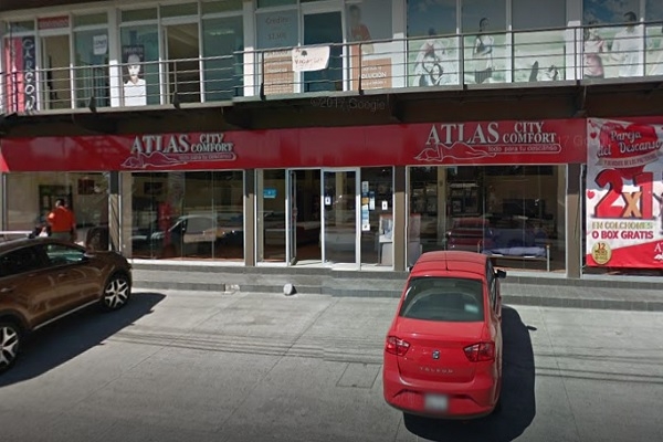 Rompen cristal de acceso a tienda de colchones en Mayorazgo