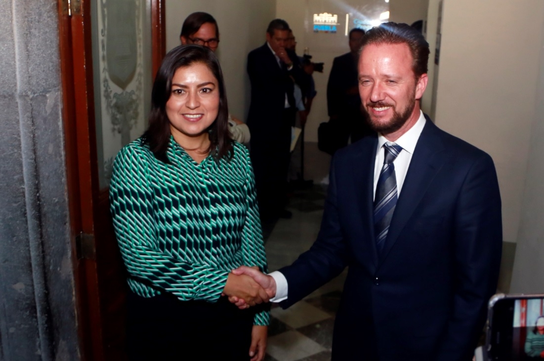 Claudia Rivera acudió a mesa de seguridad con Luis Banck