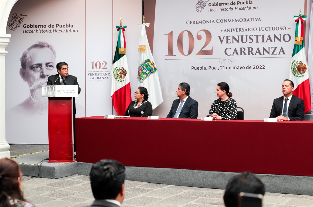 Barbosa preside ceremonia por el 102 aniversario luctuoso de Venustiano Carranza
