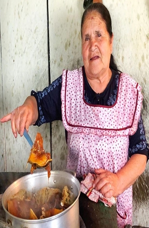 Doña Ángela, la youtuber de “rancho” y orgullo de Michoacán