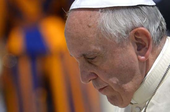 Una lujosa comida en el Vaticano enoja al Papa Francisco