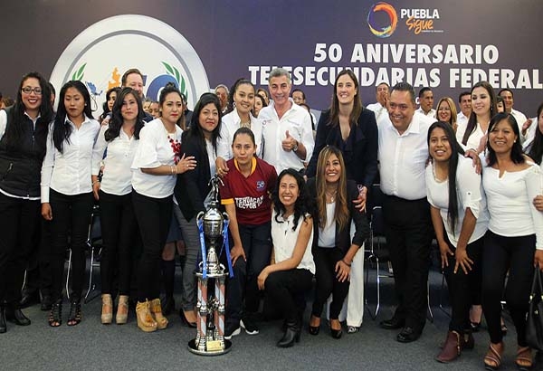 Tony Gali encabeza celebración del 50 aniversario de Telesecundarias Federales