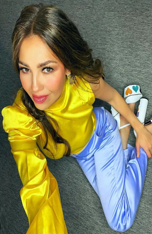 Thalía se tiñe el cabello arcoíris y lo presume en Instagram