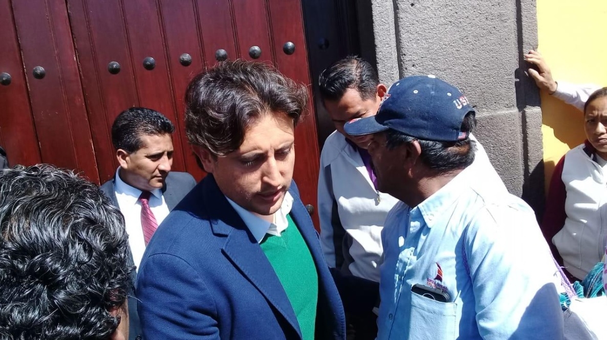 Diputado morenista José Juan Espinosa vandaliza la SGG