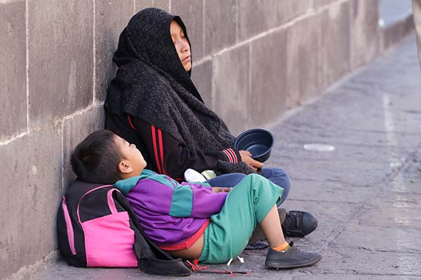 Por pandemia de COVID-19, superación de pobreza en Puebla tardaría una década