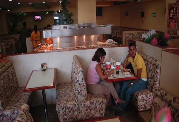 Hallan productos caducos en restaurante de comida china