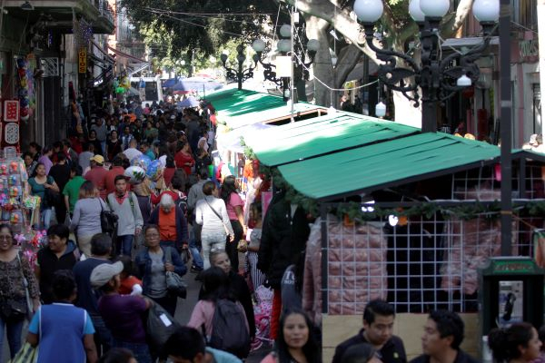 Sin efecto 40 denuncias contra ambulantes; ayuntamiento pondrá una más en la FGE