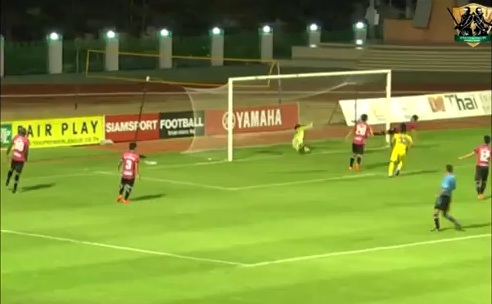VIDEO: Gol de fantasía sorprende en Tailandia