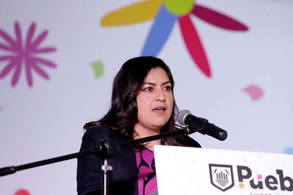 Claudia Rivera dice que “aún analiza” si viajará a China