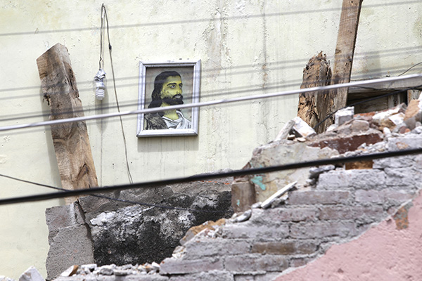 Cada 15 días se da un reporte de bardas a punto de caer en la capital poblana