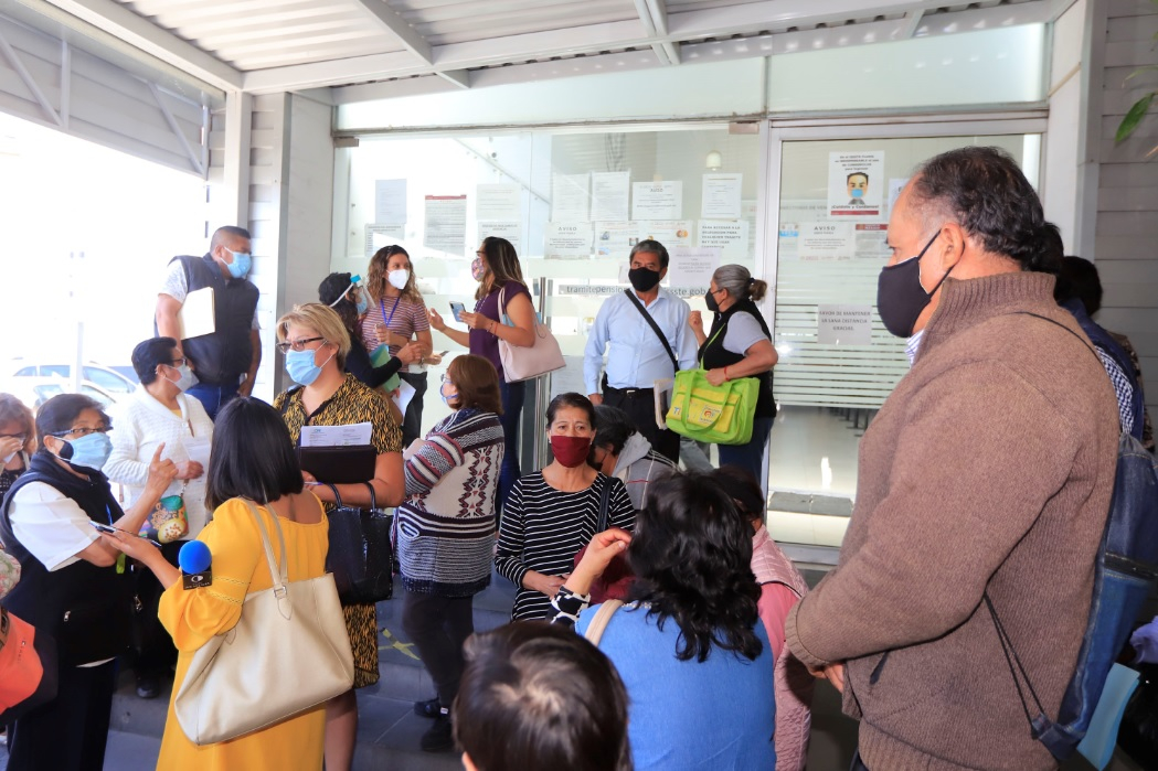 Protestan trabajadores del ISSSTE por falta de protección contra COVID