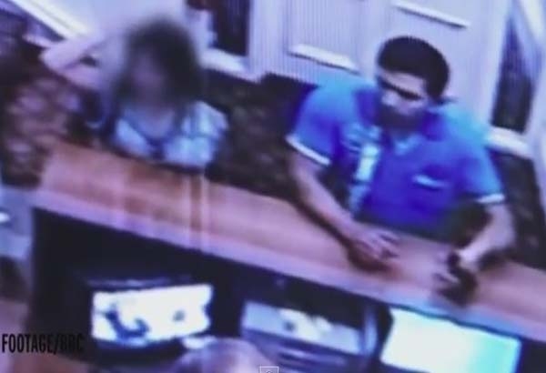 VIDEO: Captan a pedófilo con una niña en hotel de Inglaterra
