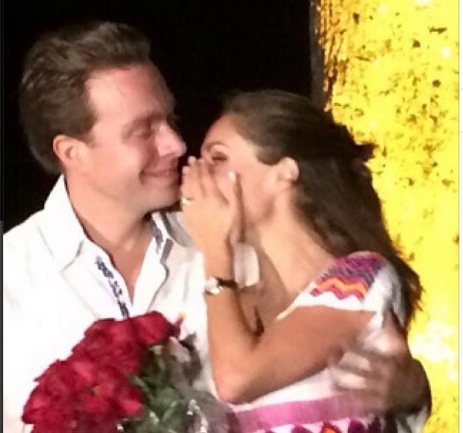 Anahí ya está comprometida, Manuel Velasco le dio anillo de matrimonio