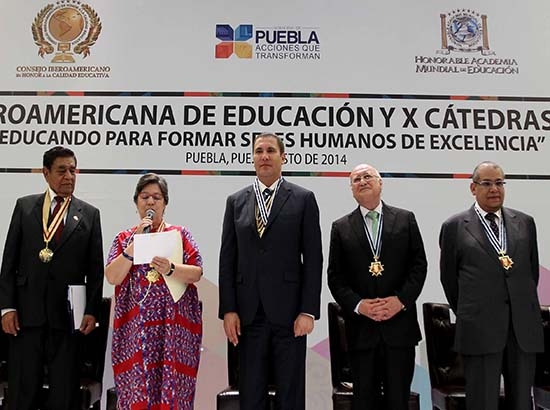 Se han invertido 3 mil mdp en educación en tres años en Puebla: RMV