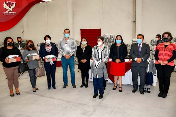 Cuautlancingo, sede regional para la entrega de uniformes escolares