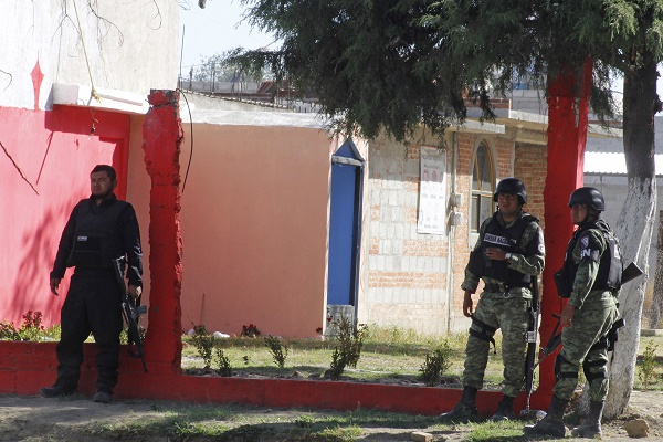 Hallan UBER y pertenencias de universitarios tras cateo a viviendas en Huejotzingo