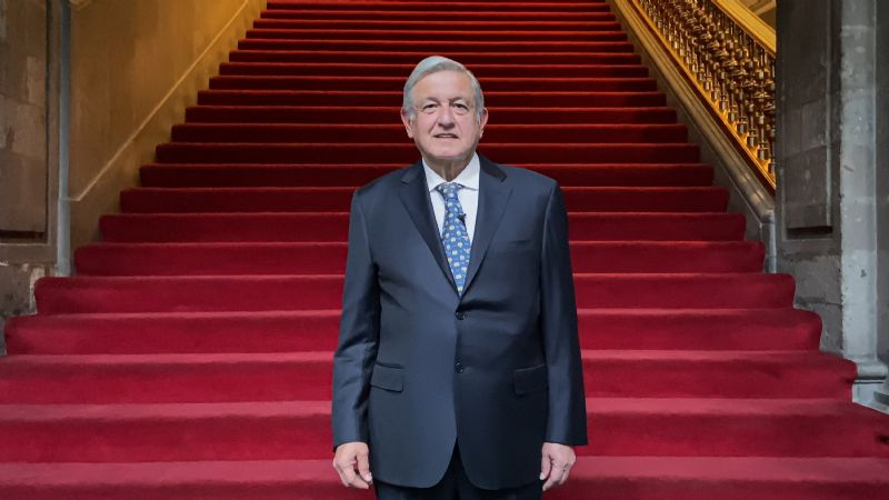 AMLO asegura que ya es negativo a COVID